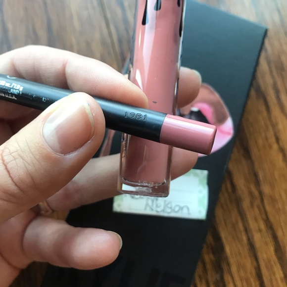 💥2/$45💥Kylie Matte Lip Kit - Candy K - Picture 3 of 6